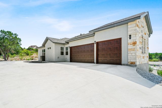 250 Private Road 2775, Mico, TX 78056