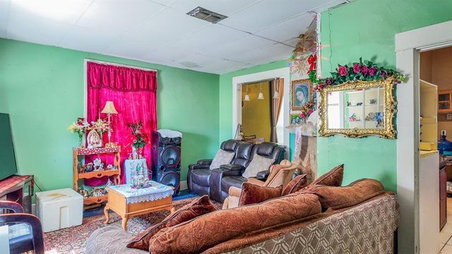 1735 NW 1st Street, Oklahoma City, OK 73106