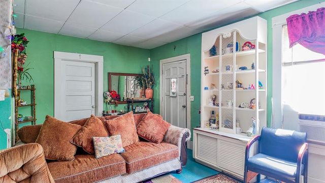1735 NW 1st Street, Oklahoma City, OK 73106