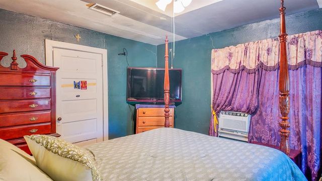 1735 NW 1st Street, Oklahoma City, OK 73106