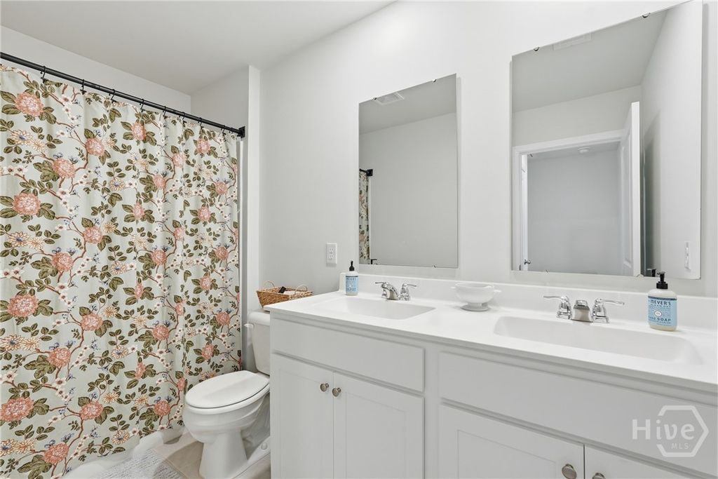 Image 31 of property listing at 235 Coby Lane, Richmond Hill, GA 31324