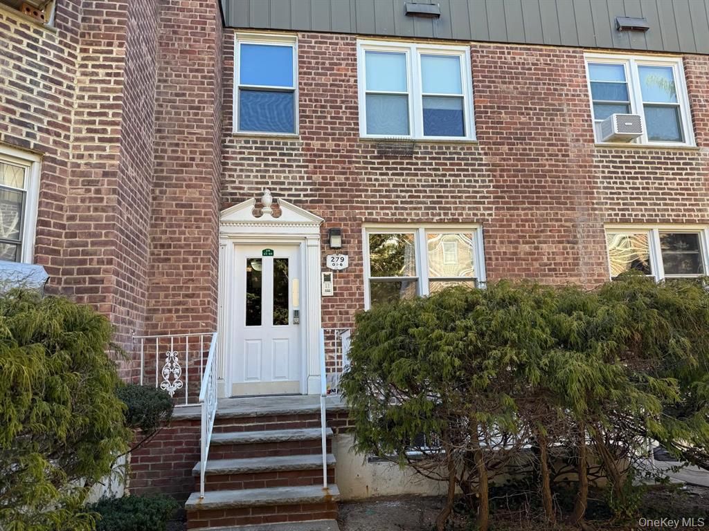 279 Cedarhurst Avenue G-6, Cedarhurst, NY 11516
