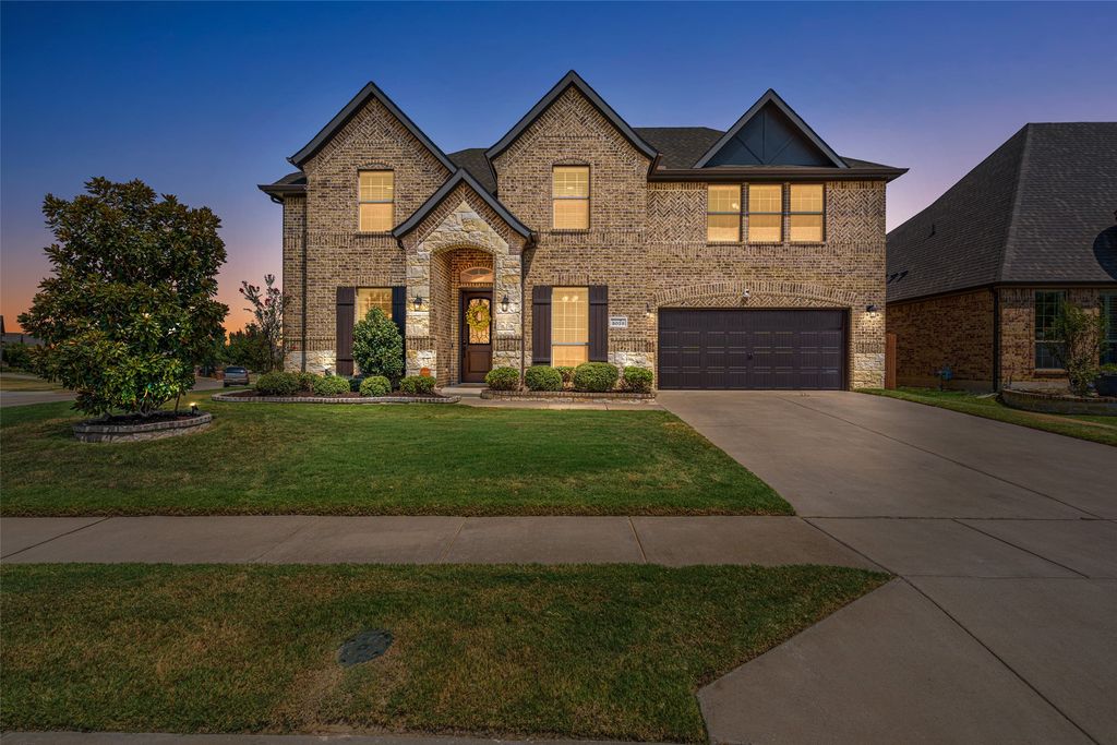 5028 Chisholm View Drive, Fort Worth, TX 76123