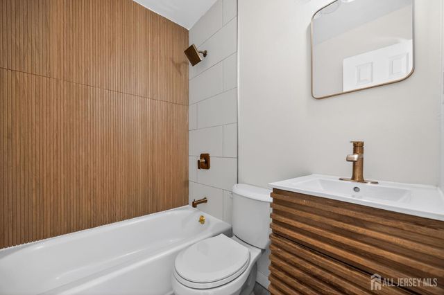 101 Ravine Drive, Matawan, NJ 07747