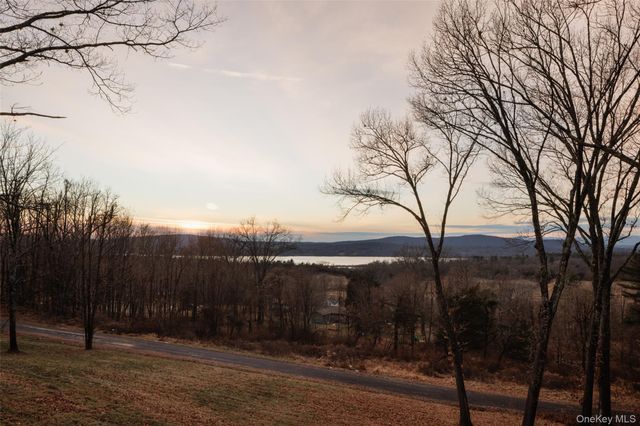 110 Old Albany Post Road, Rhinebeck, NY 12572