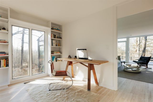 110 Old Albany Post Road, Rhinebeck, NY 12572