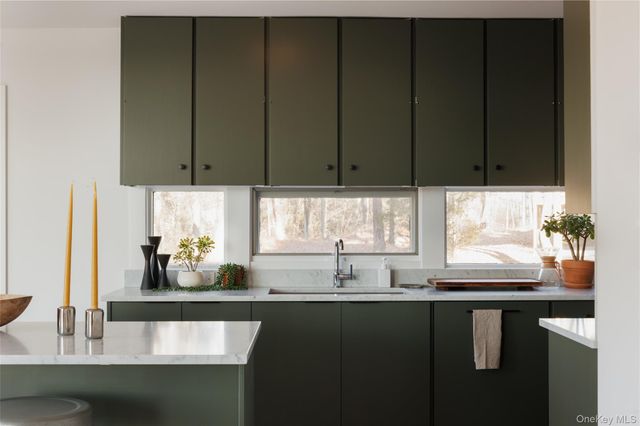 110 Old Albany Post Road, Rhinebeck, NY 12572