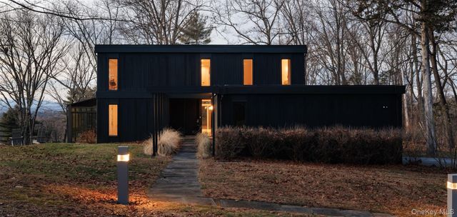 110 Old Albany Post Road, Rhinebeck, NY 12572