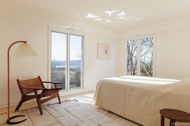 110 Old Albany Post Road, Rhinebeck, NY 12572