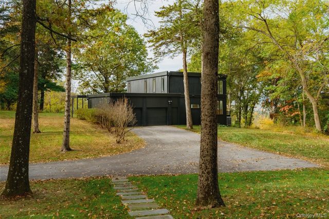 110 Old Albany Post Road, Rhinebeck, NY 12572