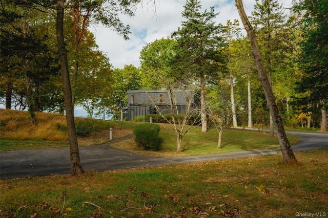 110 Old Albany Post Road, Rhinebeck, NY 12572