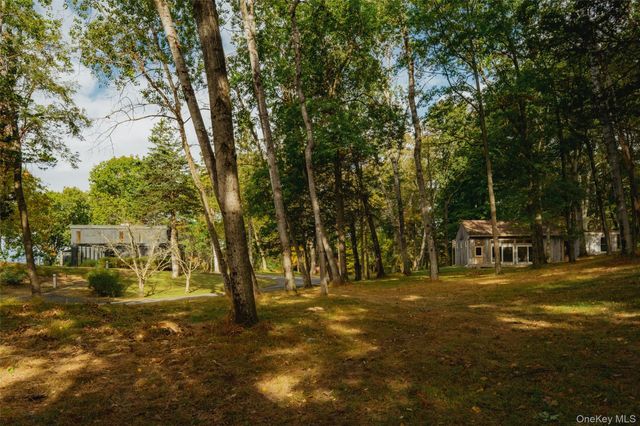 110 Old Albany Post Road, Rhinebeck, NY 12572