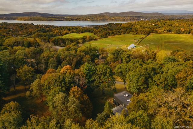 110 Old Albany Post Road, Rhinebeck, NY 12572