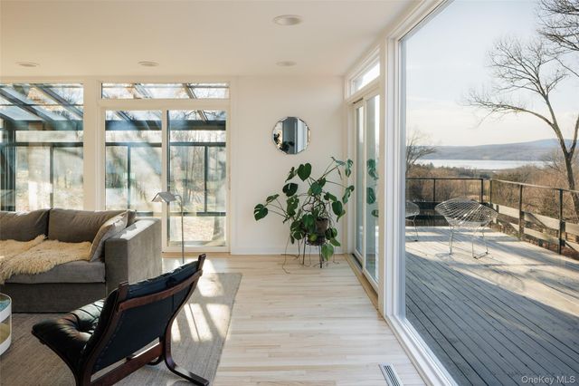 110 Old Albany Post Road, Rhinebeck, NY 12572