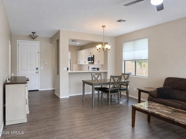 2568 W BISBEE Way, Phoenix, AZ 85086