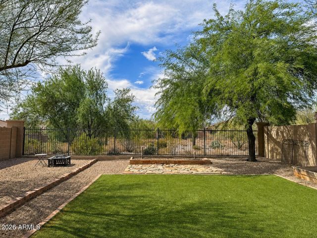2568 W BISBEE Way, Phoenix, AZ 85086