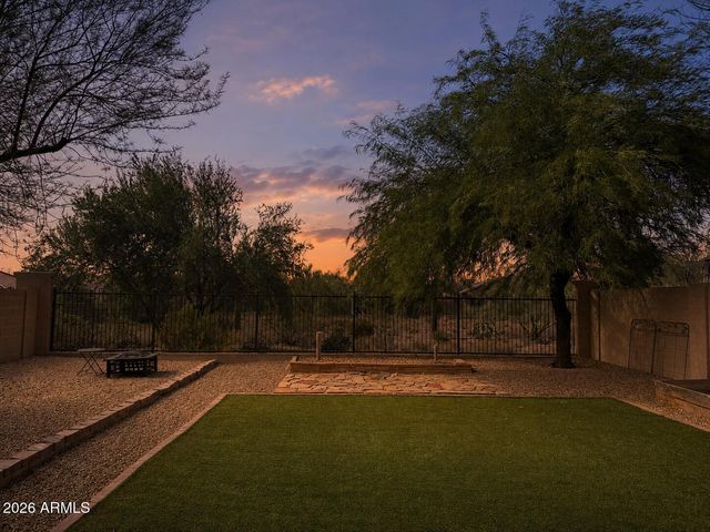 2568 W BISBEE Way, Phoenix, AZ 85086