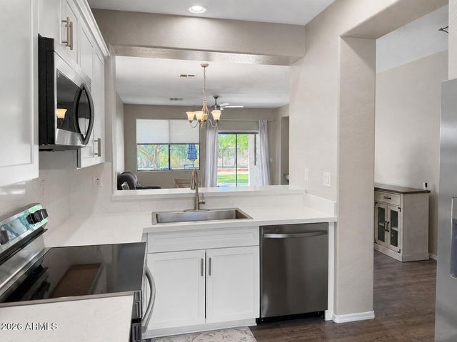 2568 W BISBEE Way, Phoenix, AZ 85086