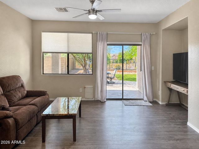 2568 W BISBEE Way, Phoenix, AZ 85086