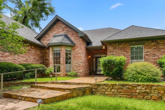 718 W Couts Street, Weatherford, TX 76086
