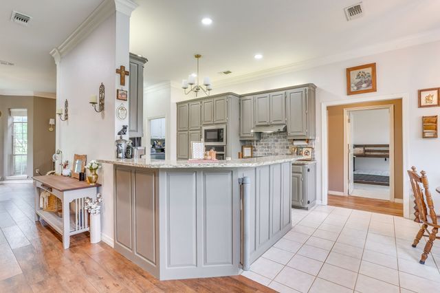 718 W Couts Street, Weatherford, TX 76086