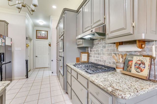 718 W Couts Street, Weatherford, TX 76086