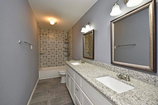 1310 Barrowgate Drive, Sugar Land, TX 77498