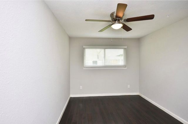 1310 Barrowgate Drive, Sugar Land, TX 77498