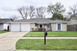 1310 Barrowgate Drive, Sugar Land, TX 77498