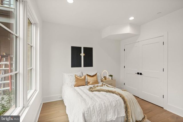 633 N MONROE ST, Arlington, VA 22201