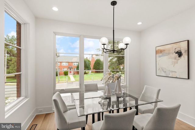 633 N MONROE ST, Arlington, VA 22201