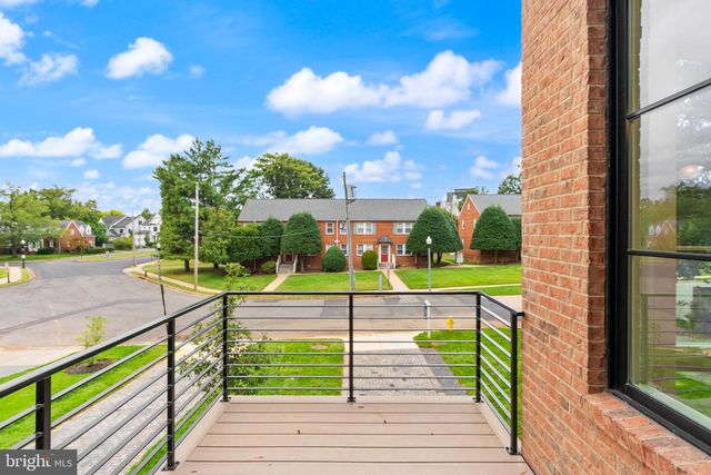 633 N MONROE ST, Arlington, VA 22201