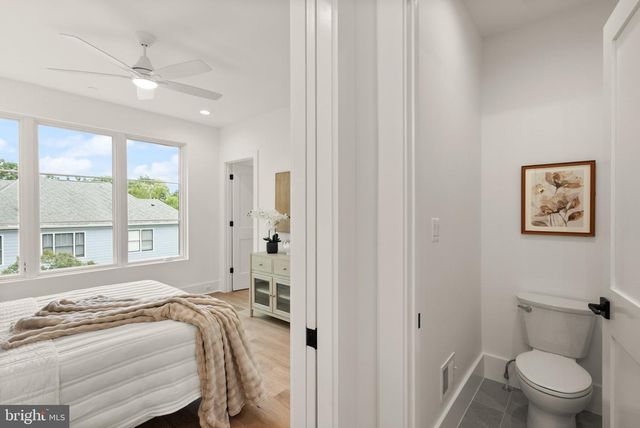 633 N MONROE ST, Arlington, VA 22201