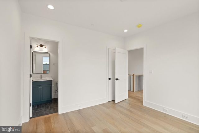633 N MONROE ST, Arlington, VA 22201