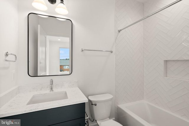 633 N MONROE ST, Arlington, VA 22201
