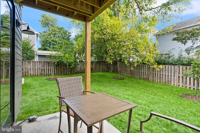 633 N MONROE ST, Arlington, VA 22201