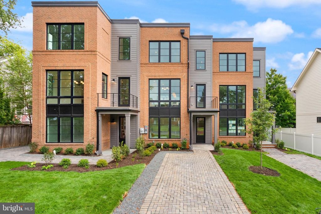 633 N MONROE ST, Arlington, VA 22201