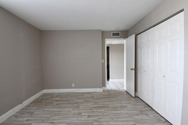 14 Royal Palm Way 2050, Boca Raton, FL 33432