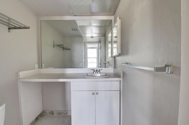 14 Royal Palm Way 2050, Boca Raton, FL 33432