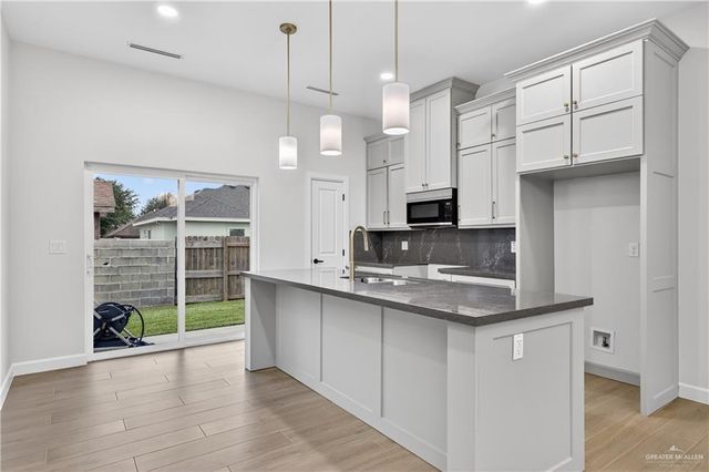 617 25th Street, Mission, TX 78572