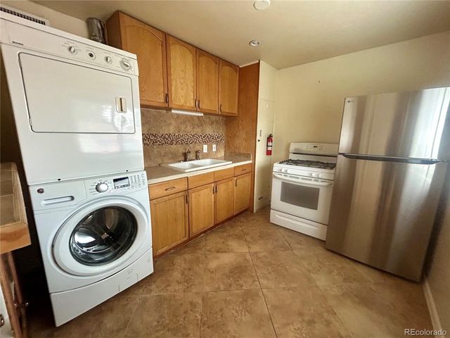 2073 S Acoma St, Denver, CO 80223