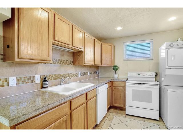 2073 S Acoma St, Denver, CO 80223