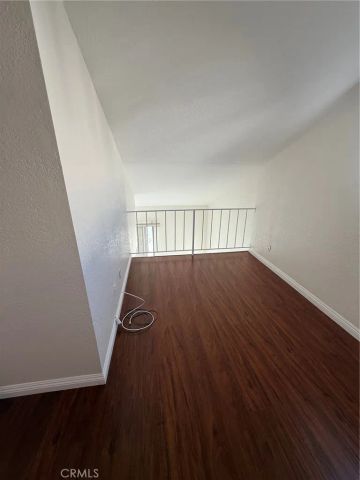 16857 San Fernando Mission 37, Granada Hills, CA 91344