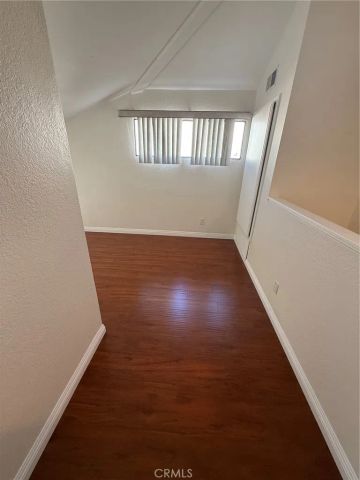 16857 San Fernando Mission 37, Granada Hills, CA 91344