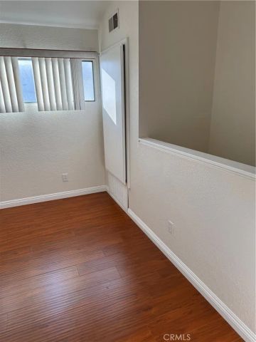 16857 San Fernando Mission 37, Granada Hills, CA 91344