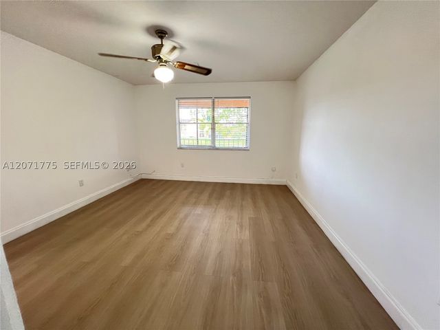 15665 SW 82nd Cir Ln 4-6, Miami, FL 33193