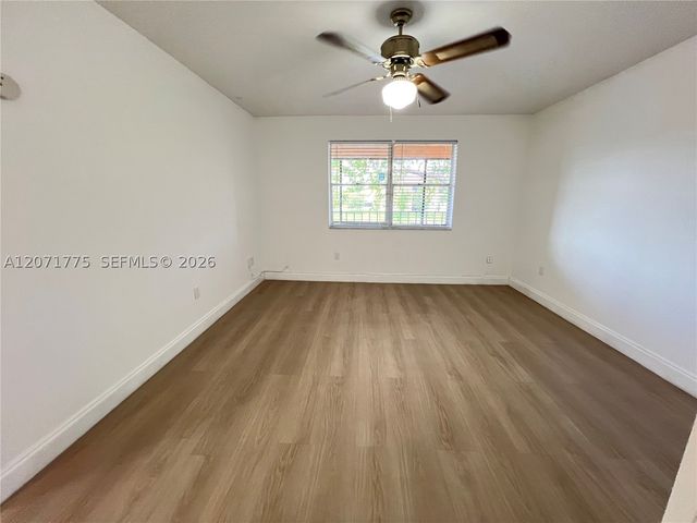 15665 SW 82nd Cir Ln 4-6, Miami, FL 33193