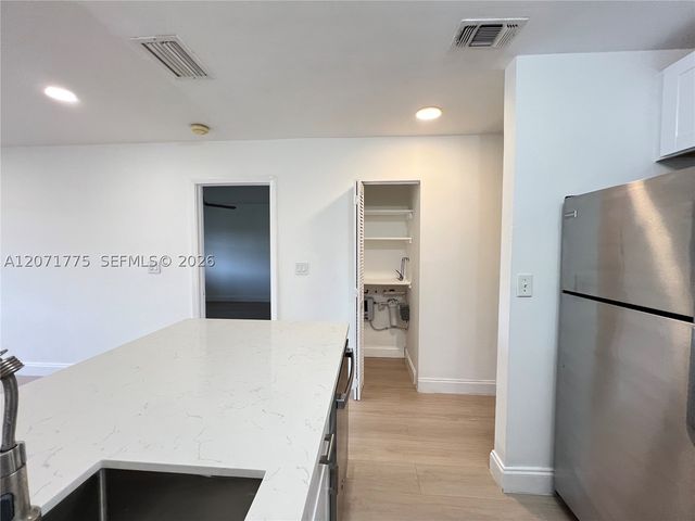 15665 SW 82nd Cir Ln 4-6, Miami, FL 33193
