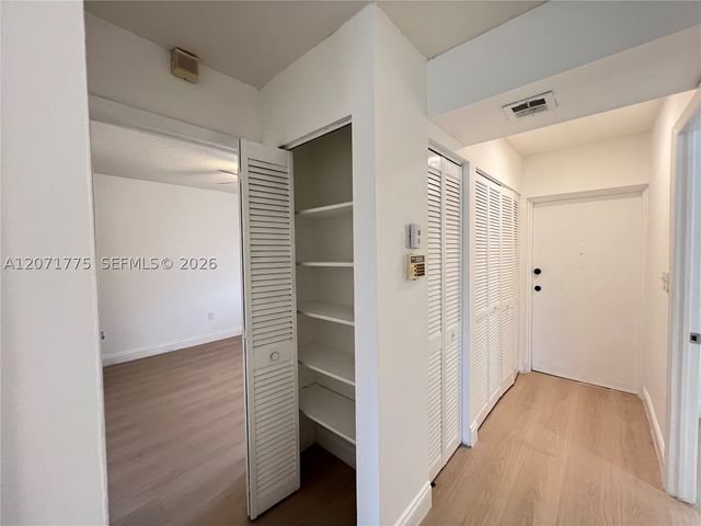 15665 SW 82nd Cir Ln 4-6, Miami, FL 33193