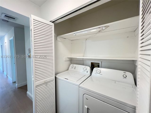 15665 SW 82nd Cir Ln 4-6, Miami, FL 33193